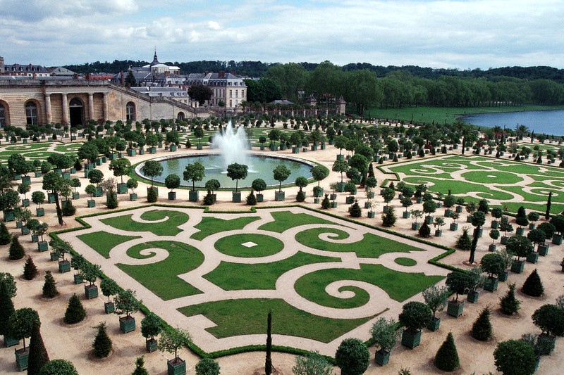 chateau de versailles. the Château de Versailles